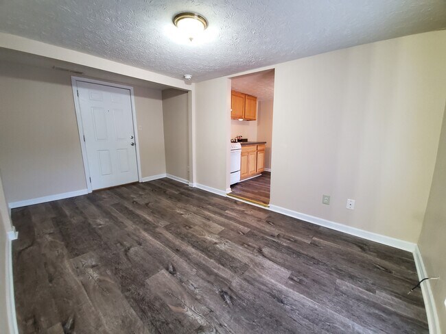 Living room - 1501 S Madison St