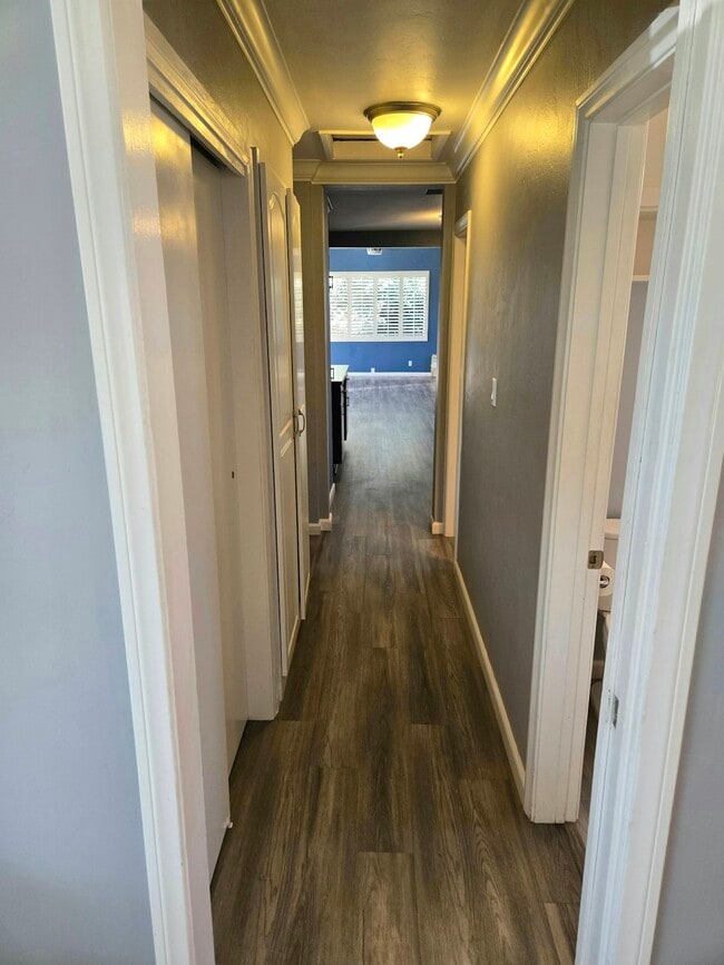 Foto del edificio - 4502 Milton St