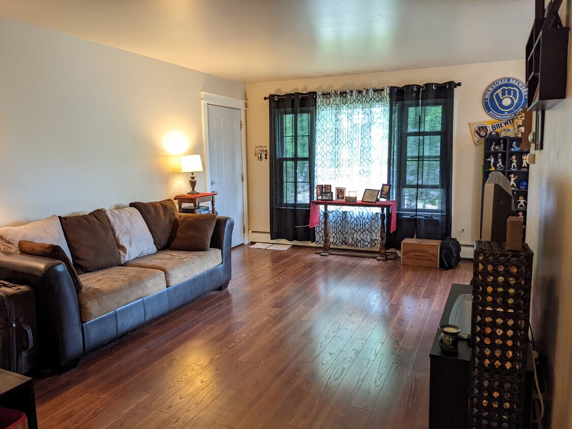 419 N Liberty St Unit 3, Valders, WI 54245 Apartments in Valders, WI