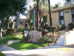 Primary Photo - 900 Las Lomas Dr