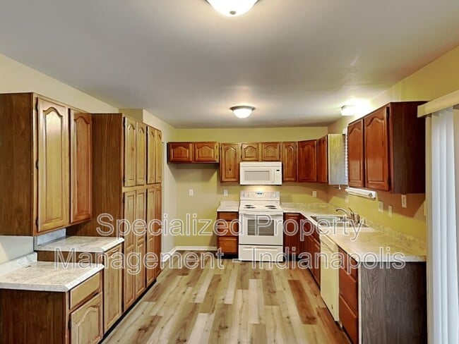 Building Photo - 5549 Sleet Dr