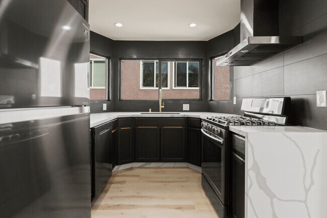 Building Photo - 1139 Bellevue Ave