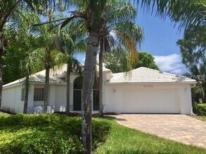 Building Photo - 2060 King Tarpon Dr