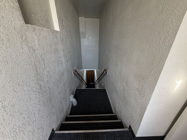 Foto del edificio - Price Main Street Triplex