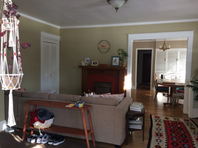 Living Room - 512 Islington St