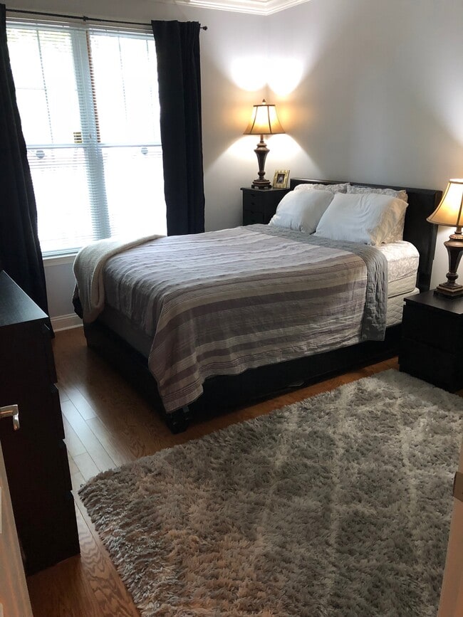 Foto del edificio - 300 W Elm St