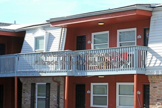 Building Photo - 417 Poplar Level Ct