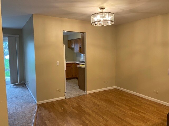 Foto del edificio - 1228 N Streamwood Ln