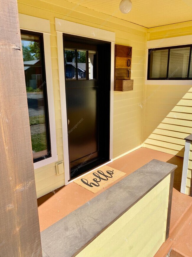 Foto del edificio - Charming Craftsman-Style Home in Desirable Old Bend Neighborhood