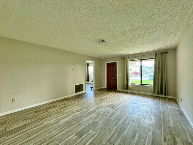 Building Photo - 1723 NW 37th St