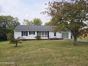Building Photo - 415 Highland Dr