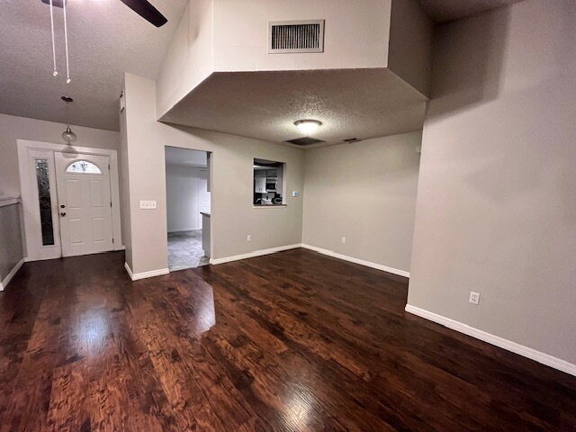 Building Photo - Beautiful Like New Home For Rent in Brandon!