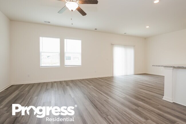 Building Photo - 807 Hydra Ln