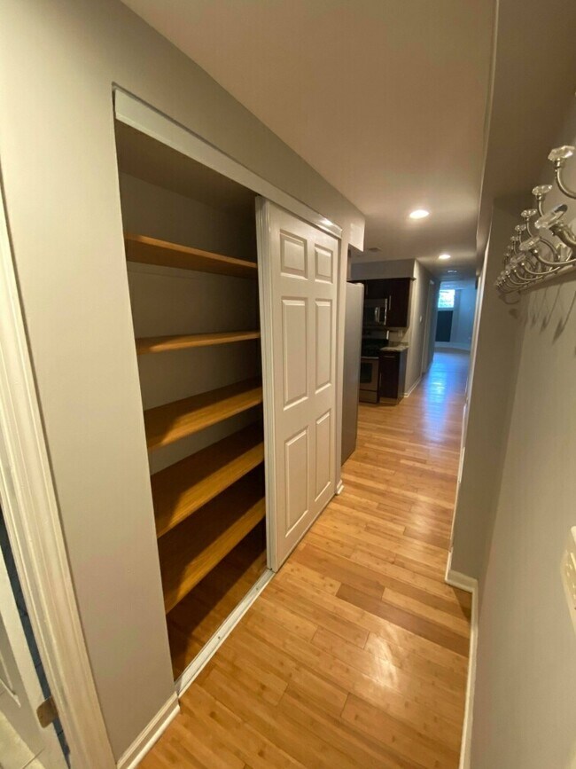 Foto del edificio - 6373 N Paulina St