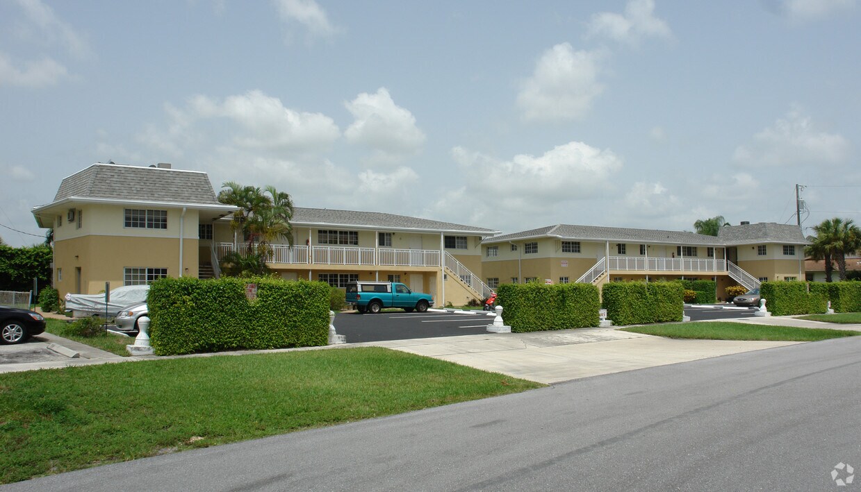 Building Photo - 405 Southwind Dr