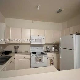 Foto del edificio - 3 br, 2.5 bath House - 1055 SE 23rd Ave # 0