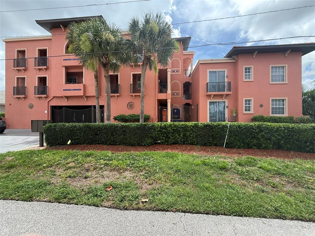 Primary Photo - 1344 Mediterranean Dr