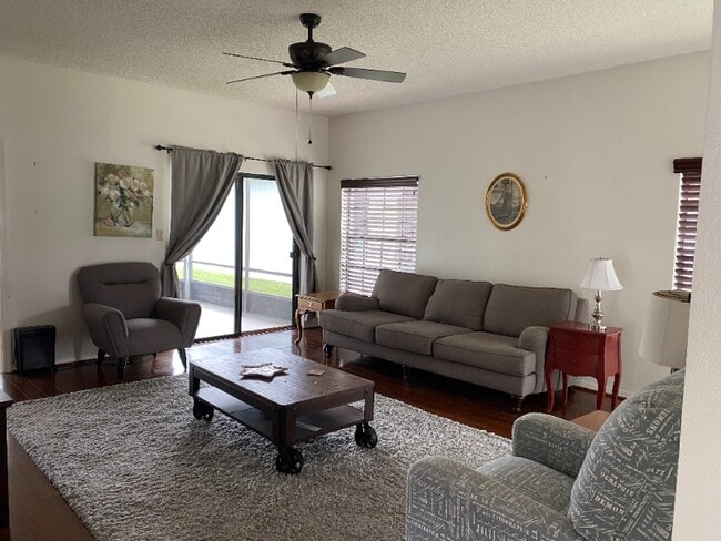 Foto del edificio - 5831 Plumtree Ct