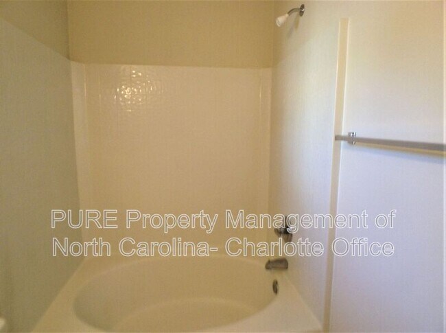 Foto del edificio - 1826 Charnell Ln