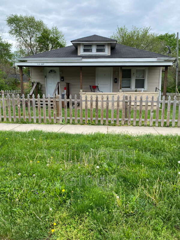 Building Photo - 15 N Riley Ave