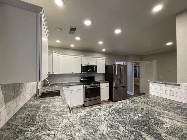 Building Photo - Available SOON - Beautiful Renovated House...