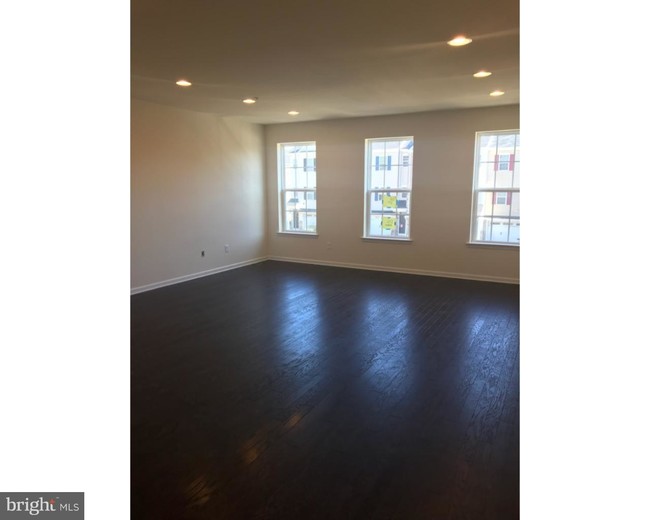 Building Photo - 132 Graystone Dr