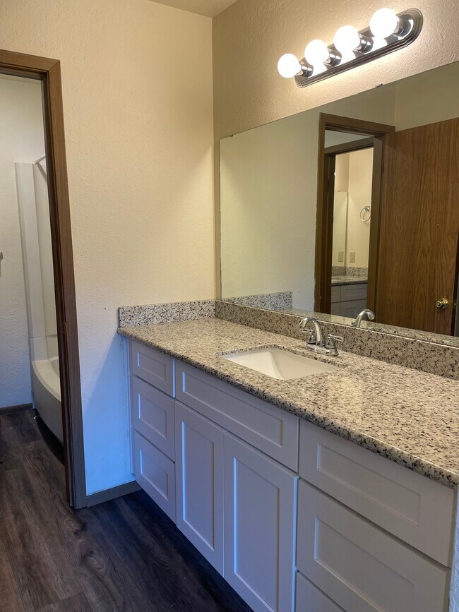Foto del edificio - 5458 Folsom Dr