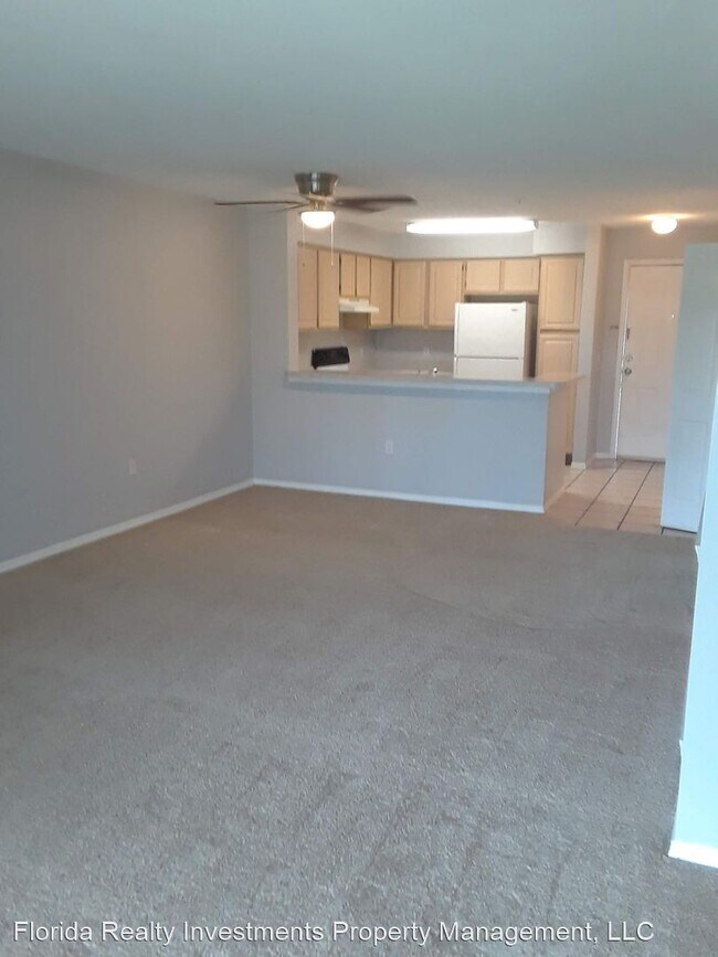 Building Photo - 14001 Fairway Island Dr