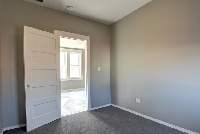 Building Photo - 3821 Deodar St