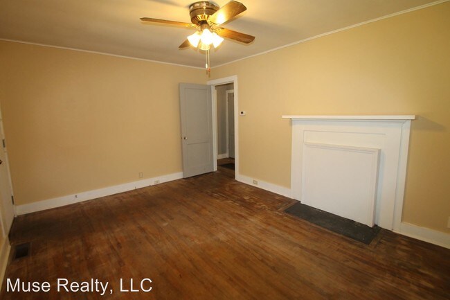 Building Photo - 2 br, 1 bath House - 112 E Elliott Street