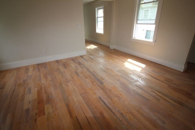 Building Photo - 64 Butterfield St