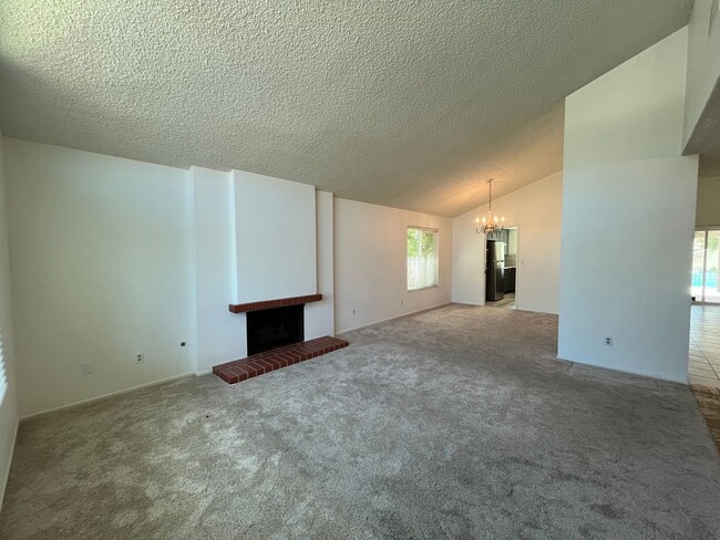 Building Photo - Porter Ranch 4+2 w/pool, upgraded kitchen + 3 car garage!