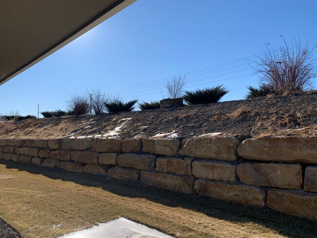 Building Photo - 415 Three Forks Dr