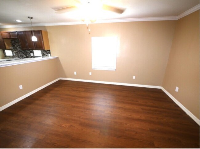 Foto del edificio - 6735 Narcissus St