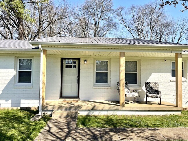 Foto del edificio - 214 Chapman Ln