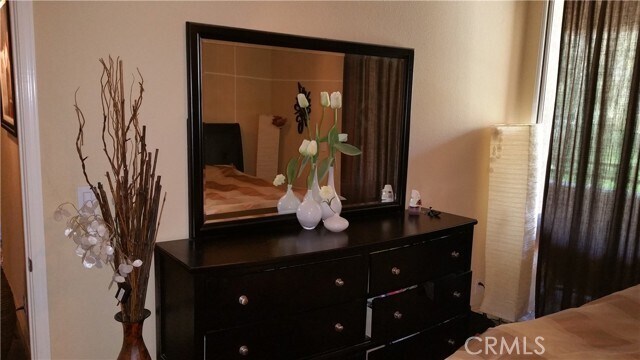 Foto del edificio - 22681 Oak Grove Dr