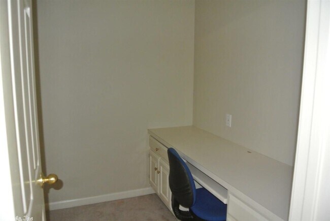 Building Photo - 12801 Misty Creek Dr