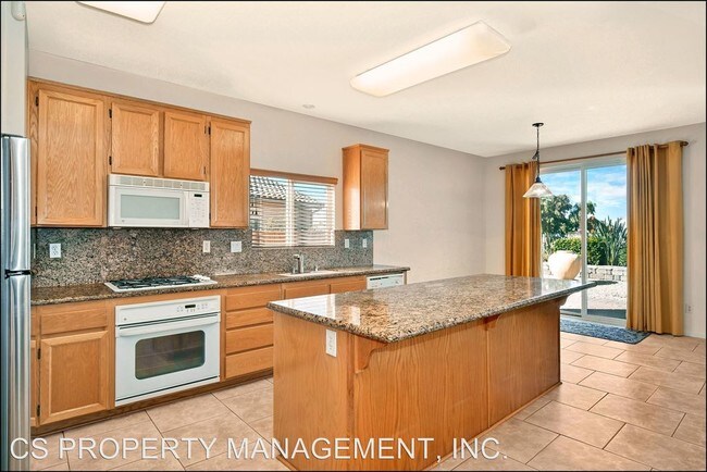 Foto del edificio - 1384 Riviera Summit Rd