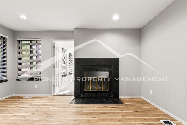 Foto del edificio - Spacious Condo with Washer/Dryer and Centr...