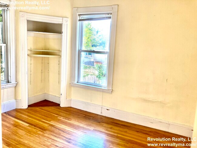 Building Photo - 121 Richdale Ave