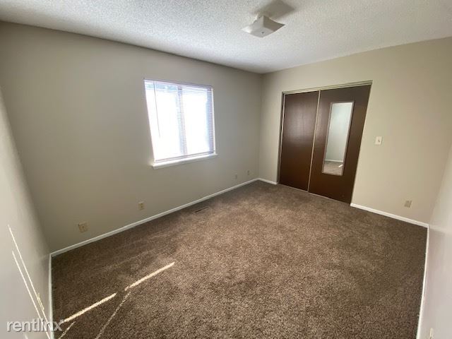 Building Photo - 2 br, 1 bath Townhome - 1024 Riverview Dr