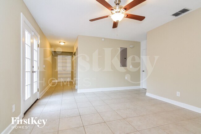 Foto del edificio - 8006 La Serena Dr