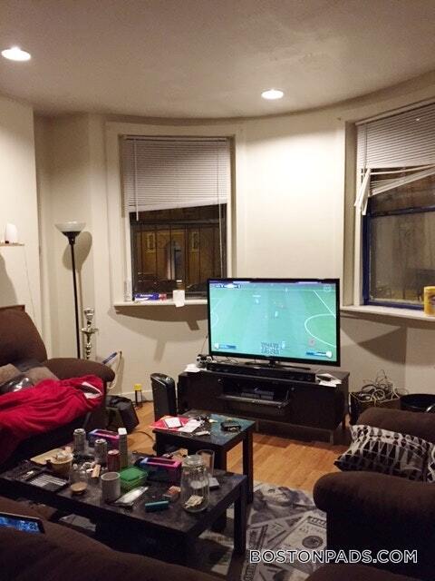 Building Photo - 616 Columbus Ave