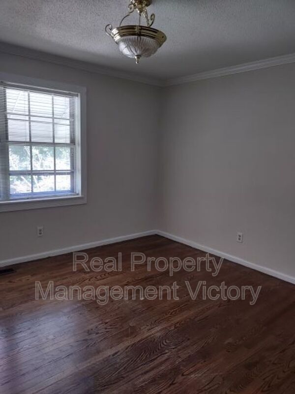 Foto del edificio - 1653 3rd Pl NW