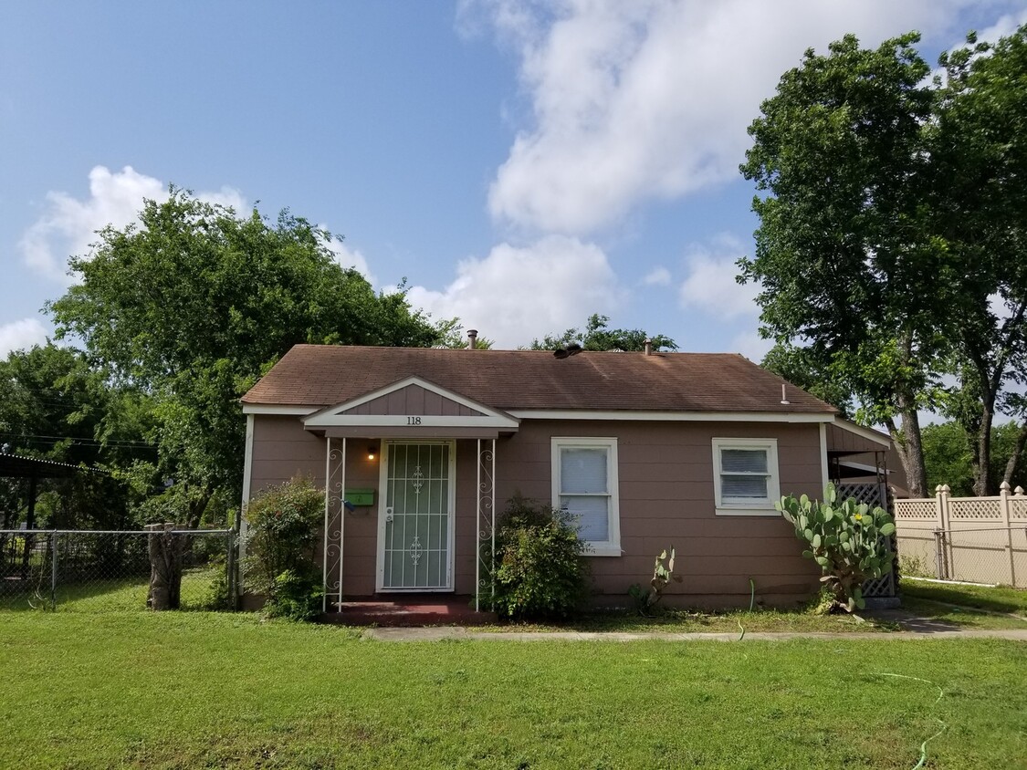 Primary Photo - Highland Hills 2 bedrooms | 1 bath