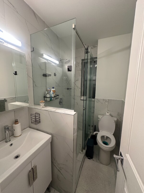 Foto del edificio - 3245 Perry Ave