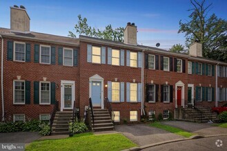 Building Photo - 5400 Wissahickon Ave
