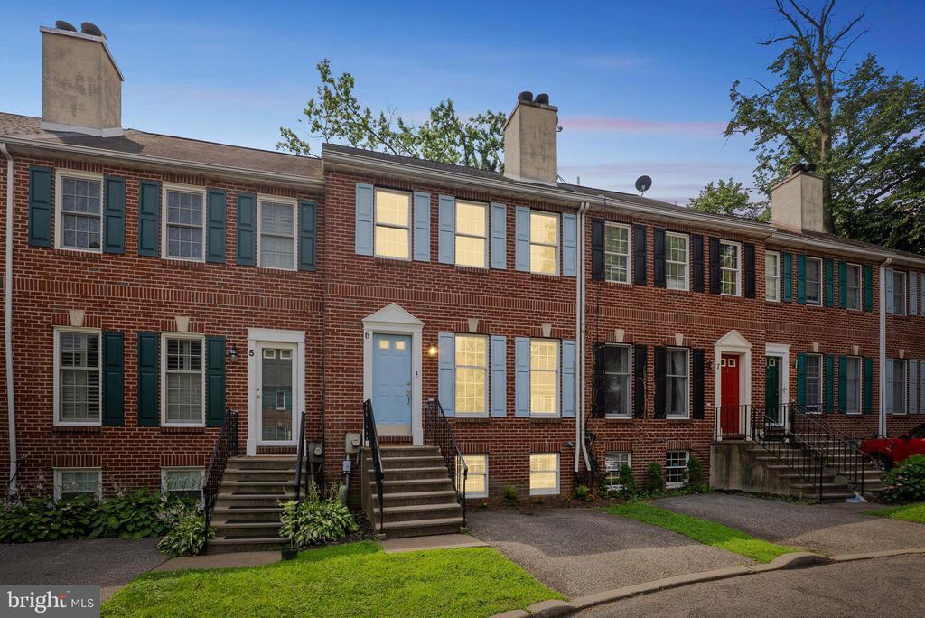 Primary Photo - 5400 Wissahickon Ave