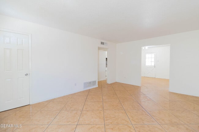 Building Photo - 9924 Minuteman St