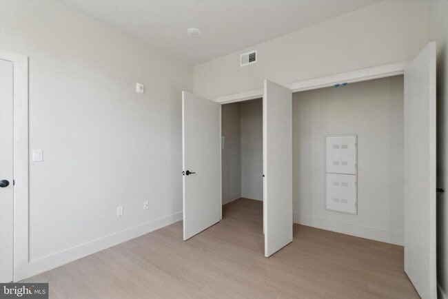 Building Photo - 5521 Wayne Ave